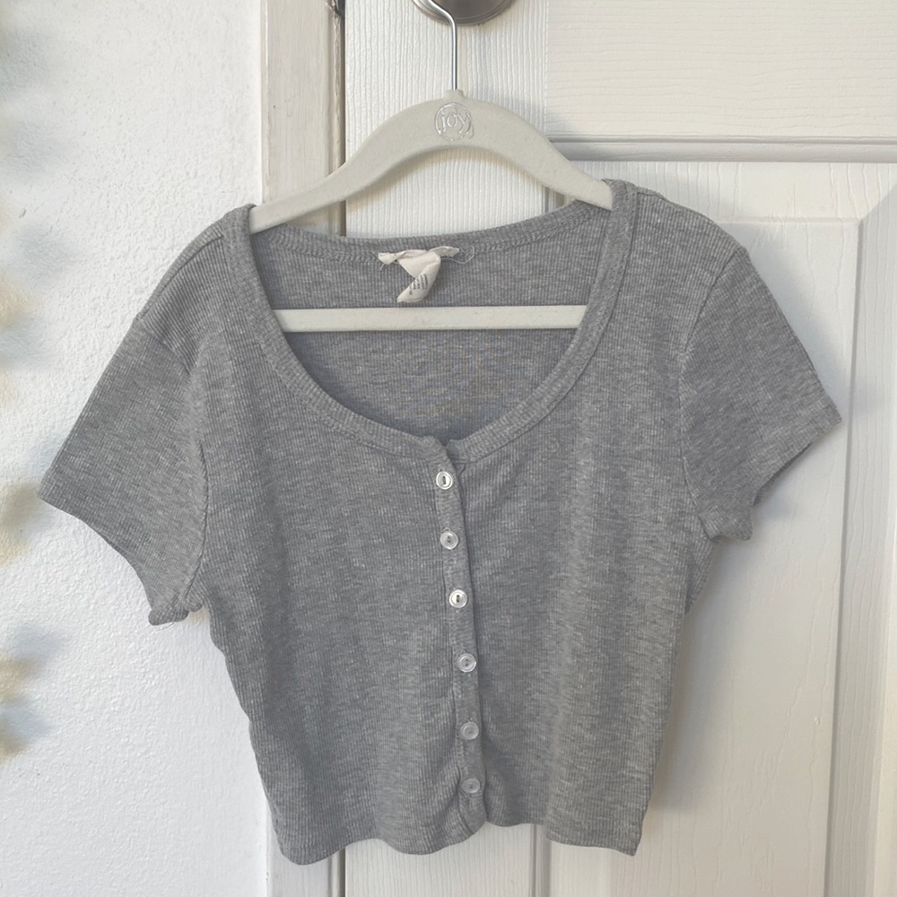 Brand is full tilt, size S, gray color